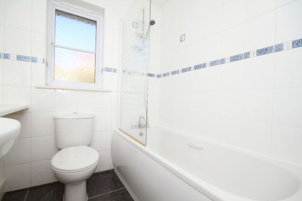 Cost of Shower Window Replacement in Columbia